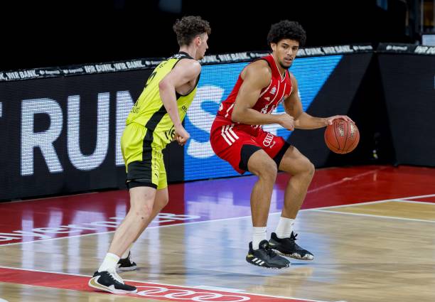 他们在强强 他们在强强