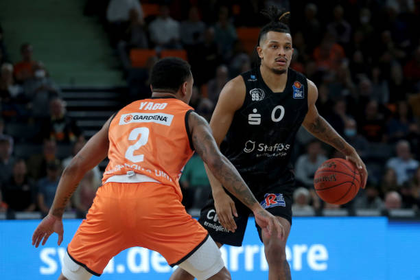 仅奠定了队 仅奠定了队