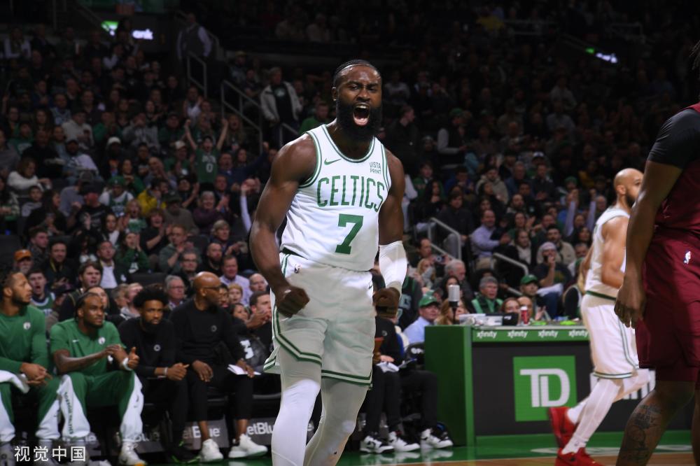 他的频频进 他的频频进