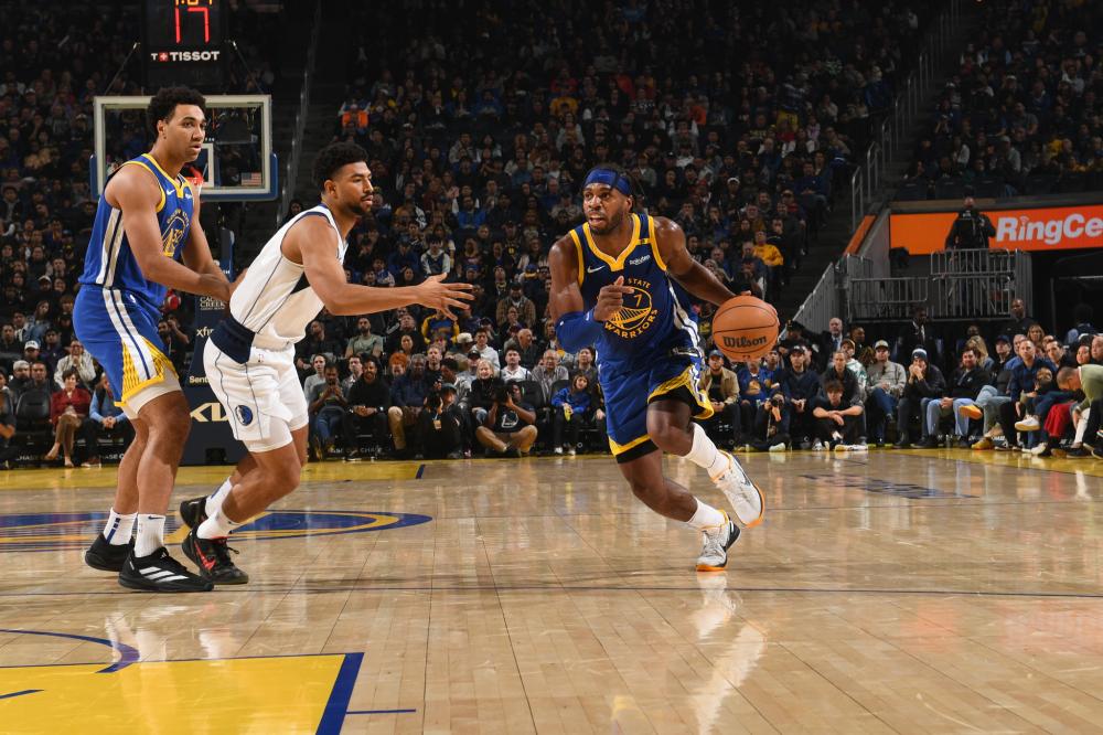 兹在防守端 兹在防守端