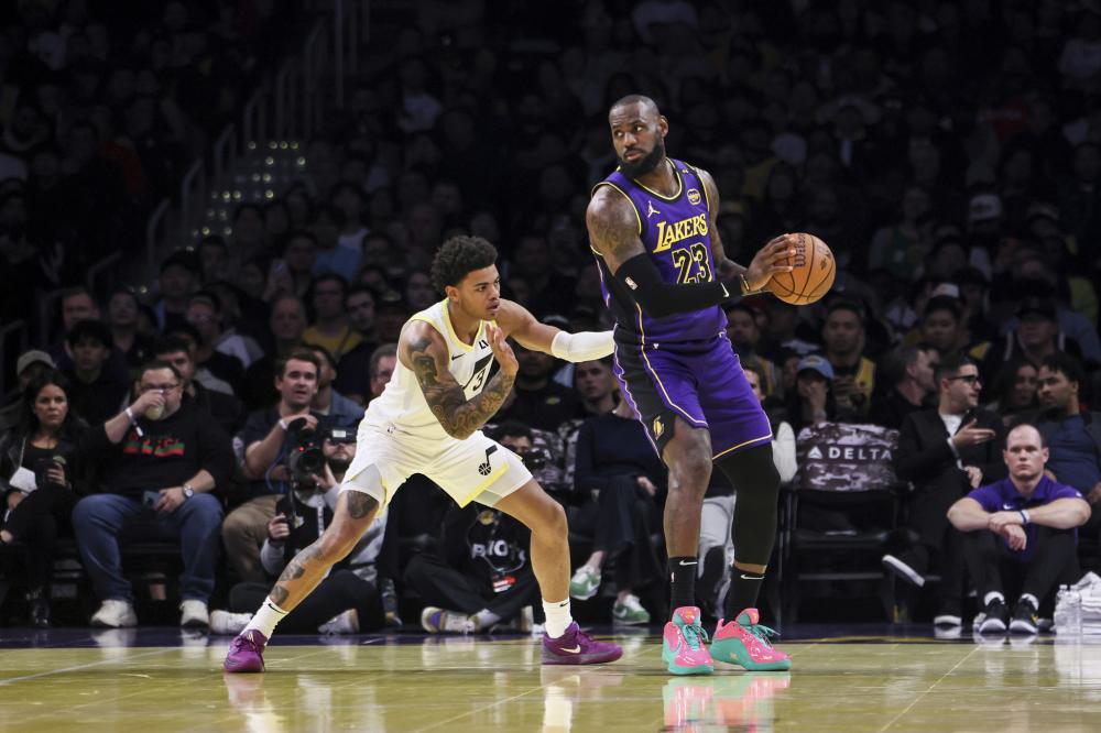 发了广泛讨 发了广泛讨